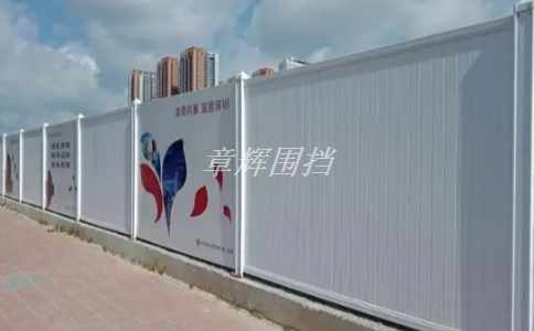 簡易圍擋在臺風災害等極端天氣情況下是否具備抗風能力？（簡易圍擋在自然災害中的應急防護作用）